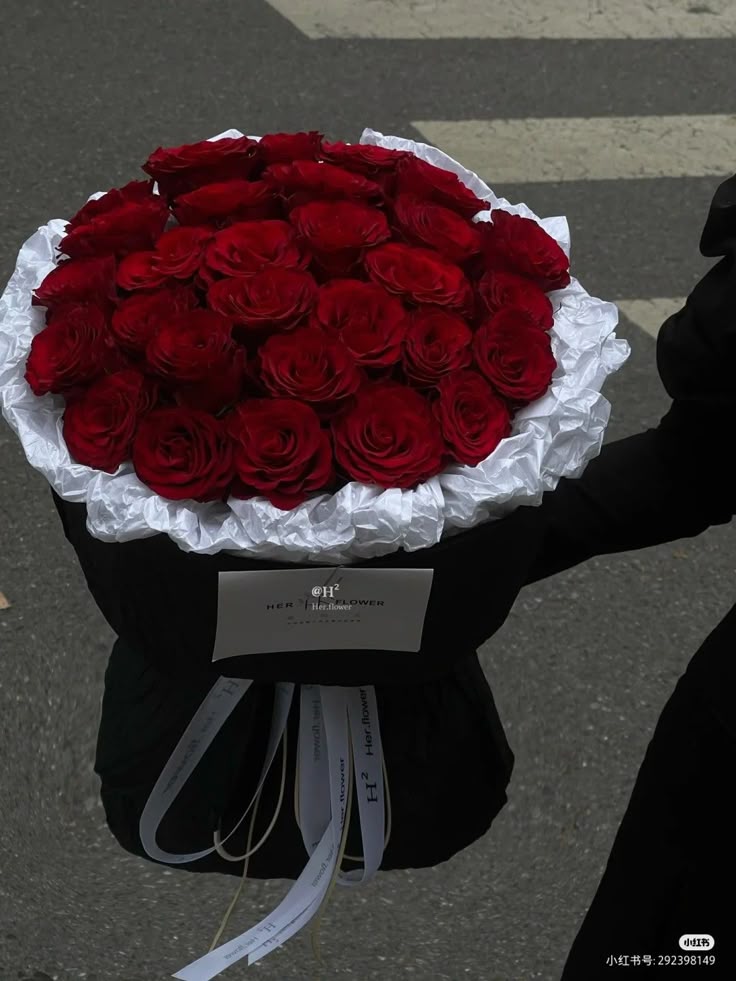 Bó hoa hồng đỏ lãng mạn